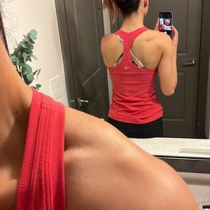 Lululemon tank pink